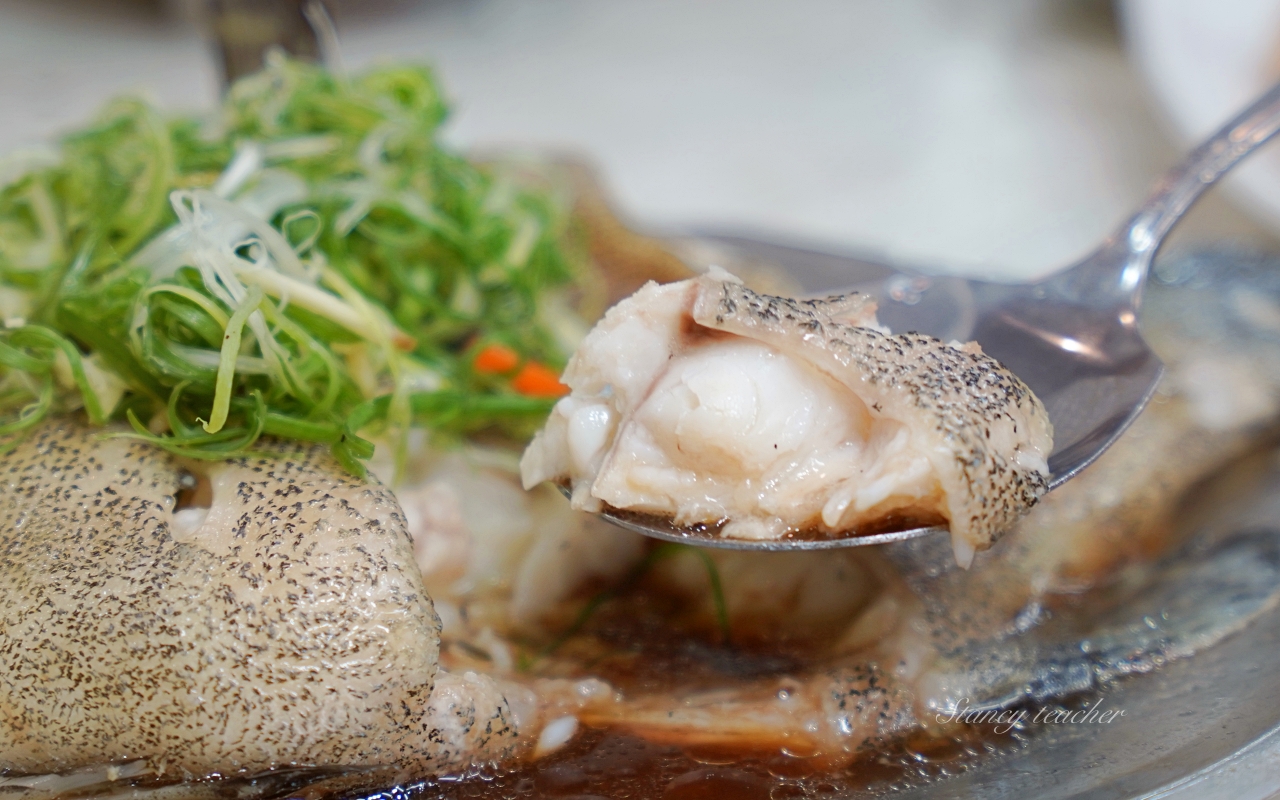 萬里海鮮餐廳「望海亭」萬里吃螃蟹推薦合菜最划算，自家漁船現撈尚蓋青