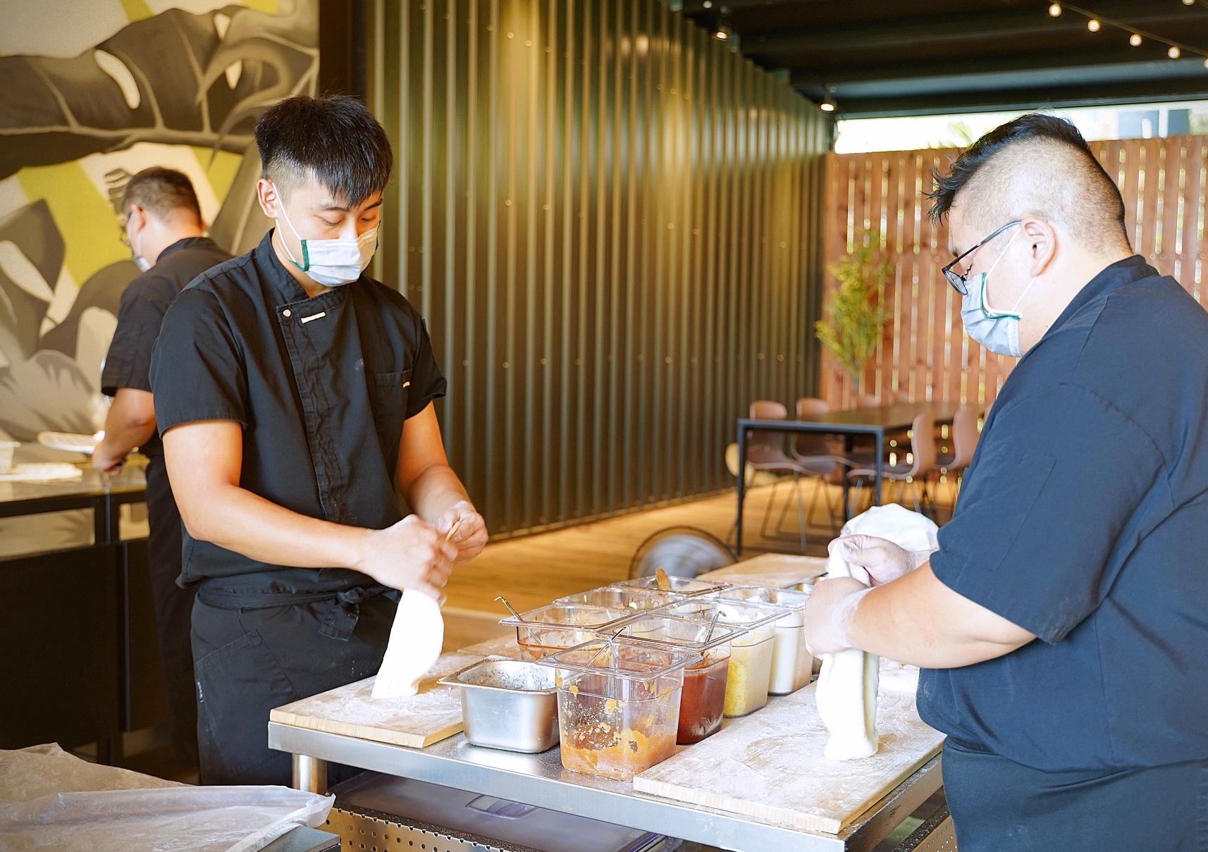 苗栗斑比跳跳豪華露營車，奢華享受一泊四食和牛龍蝦二天肥一圈