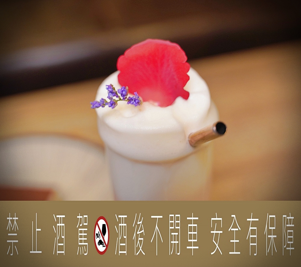 ONCE Cafe&Bar｜西門町酒吧推薦｜高達200隻琴酒下午就開喝，酒香提拉米蘇超推