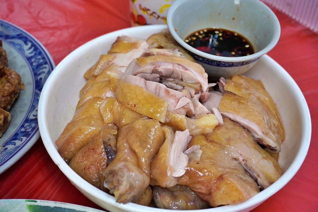 陽明山竹子湖餐廳「青菜園」陽明山吃土雞又油又嫩又香又好吃