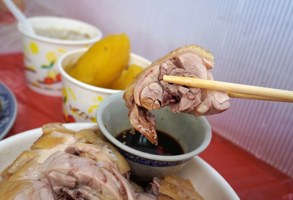 陽明山竹子湖餐廳「青菜園」陽明山吃土雞又油又嫩又香又好吃