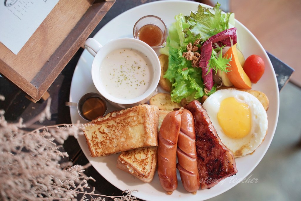 台中美食｜田樂小公園店 大樹下老宅裡頭的特製漢堡、日式餐點都好好吃