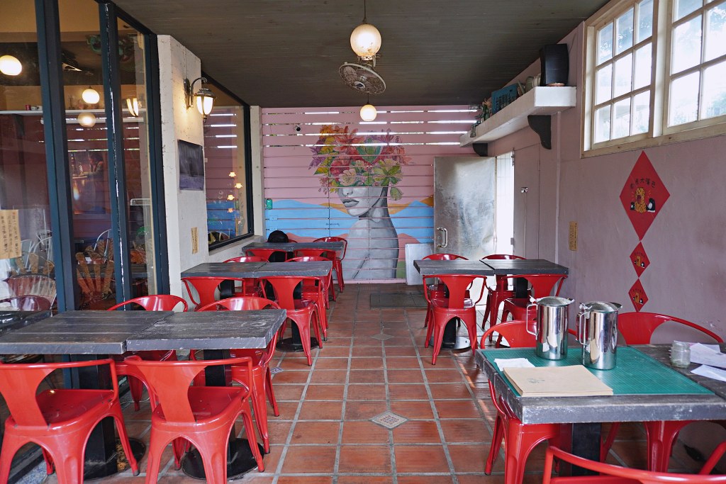 淡水咖啡廳「去年在馬倫巴  CAFÉ」淡水河畔法式慵懶咖啡廳凌晨也可以喝嘎逼