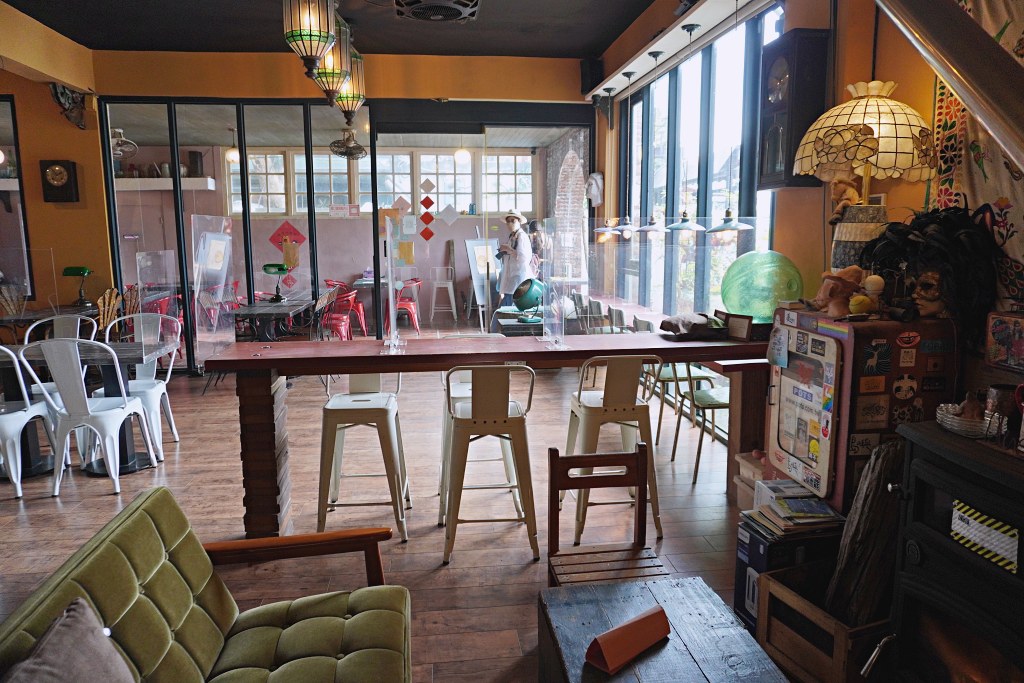 淡水咖啡廳「去年在馬倫巴  CAFÉ」淡水河畔法式慵懶咖啡廳凌晨也可以喝嘎逼