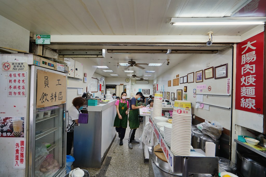 藍家割包 -公館美食｜米其林必比登藍家割包，肥瘦肉可自選花生粉加量不用錢