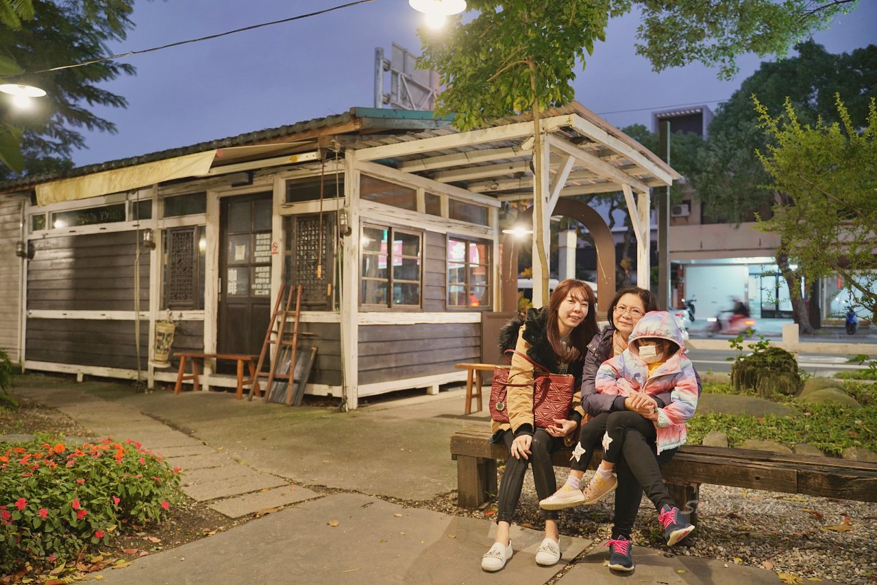 花蓮好吃咖哩飯「家咖哩 花蓮總店」排隊也要吃的日式老宅咖哩飯鳥巢雞蛋糕超爆餡