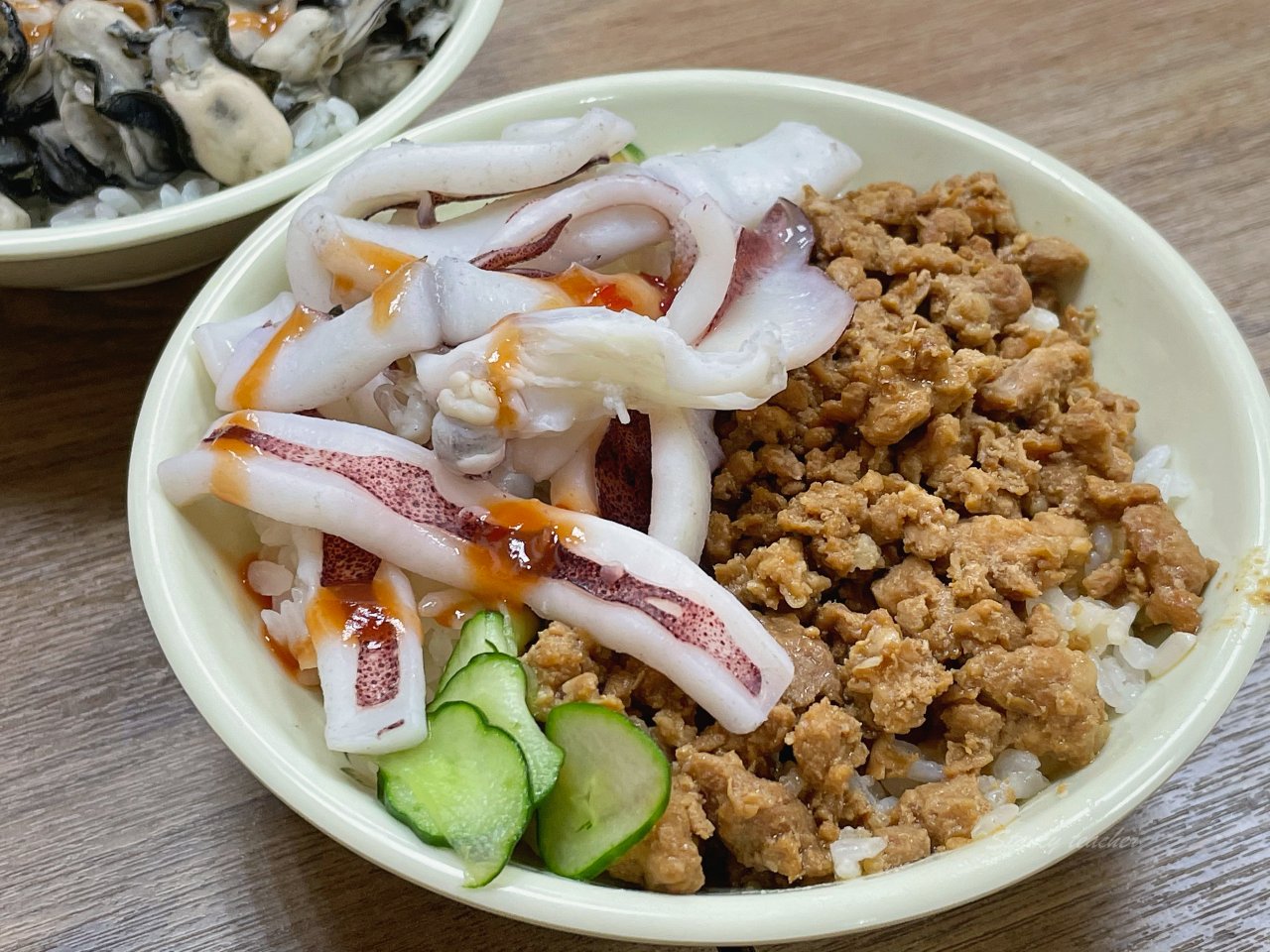 澎湖美食「原味漁村小吃 」管麵線 鮮蚵小管肉燥飯排到隔壁街也要吃！