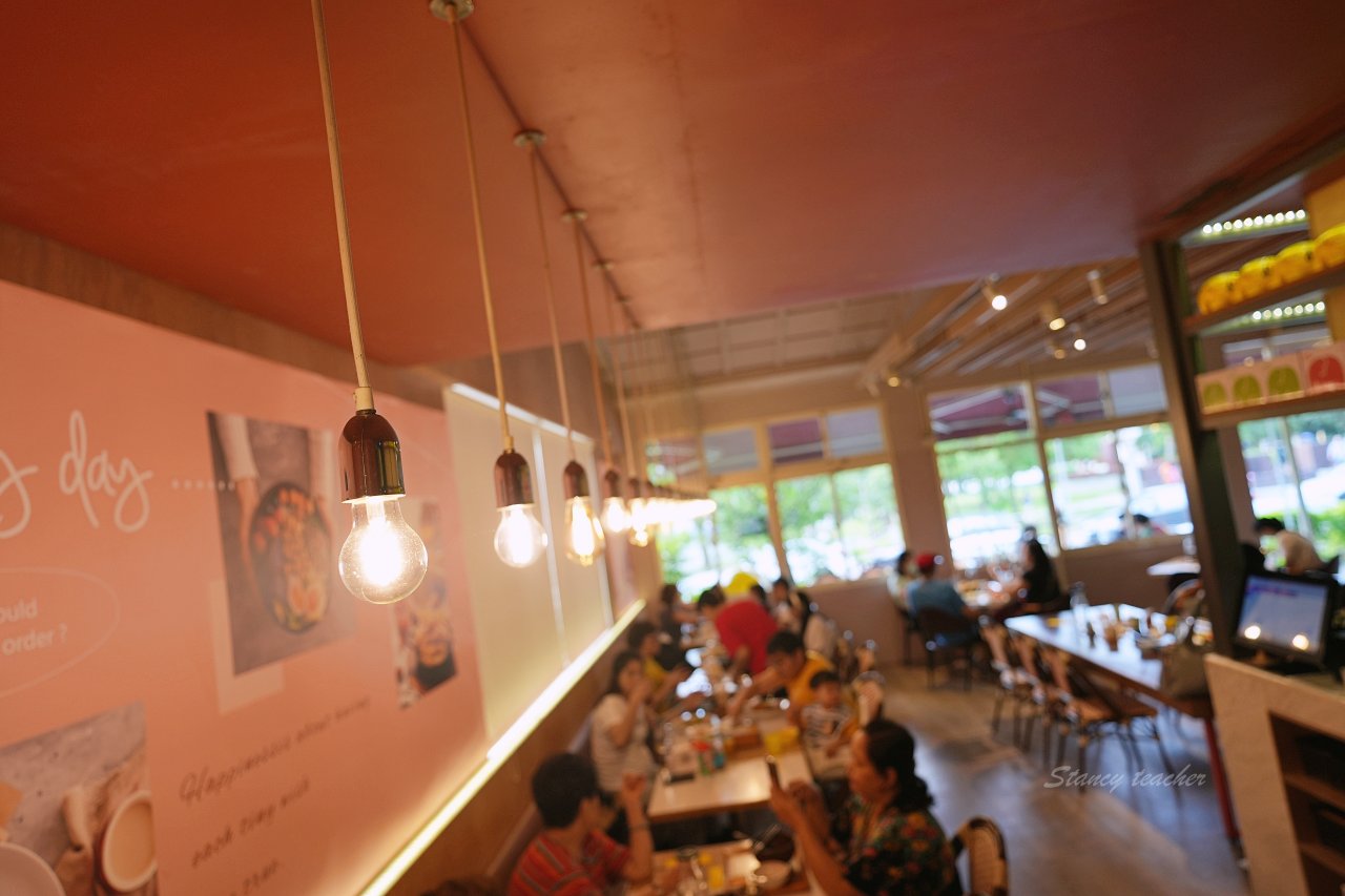 「象園咖啡內湖店」台北市唯一面碧湖景觀家庭餐廳生日月贈可愛緞帶小象鬆餅（新菜單）