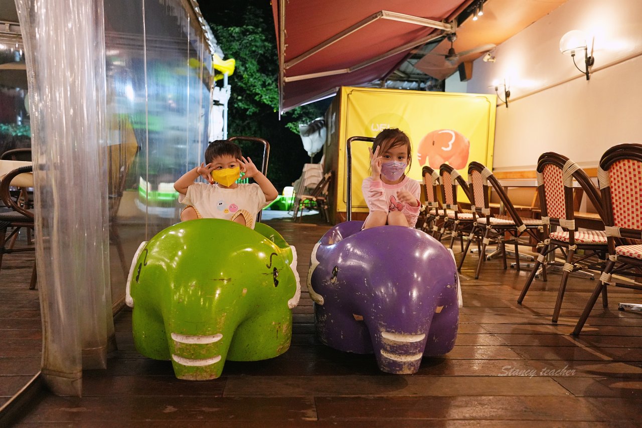 「象園咖啡內湖店」台北市唯一面碧湖景觀家庭餐廳生日月贈可愛緞帶小象鬆餅