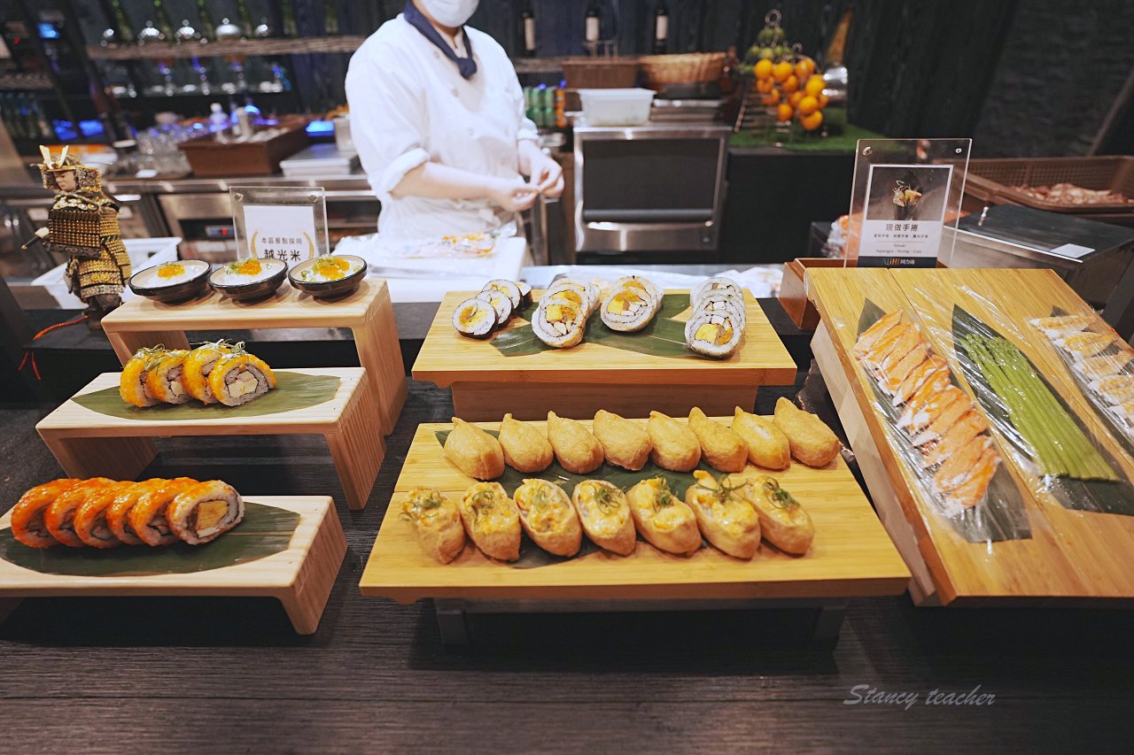 台南吃到飽桂田酒店「阿力海百匯餐廳」龍蝦牛排干貝酒池肉林吃到飽