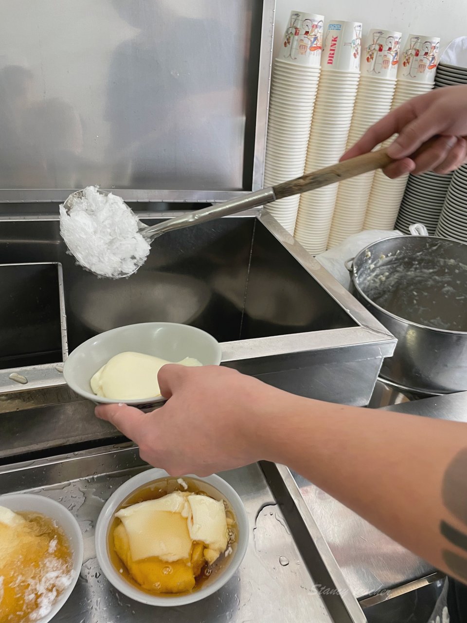 公館龍潭豆花 帶有炭燒豆漿香氣的原味豆花 只賣花生口味一種口味 公館必吃豆花