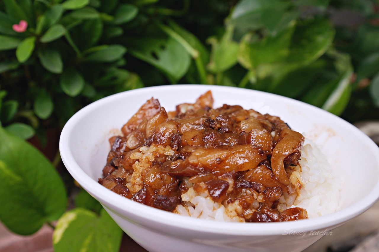 大稻埕魯肉飯 傳承一甲子的老味道，總統指定國宴菜半熟蛋加上特製辣醬太邪惡好吃