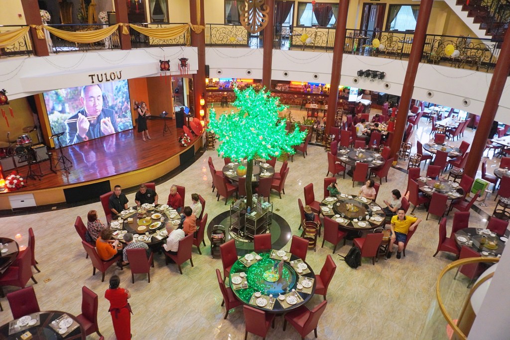 土樓TULOU 「清邁土餐廳」復古洋車拍網美照連鍋子都是土樓造型