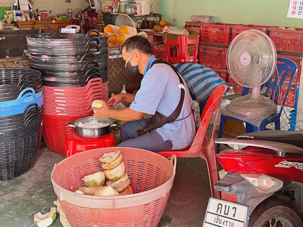 清邁水果市場 清邁水果一條街Muang Mai Market，24小時不打烊一起來當水果大富翁