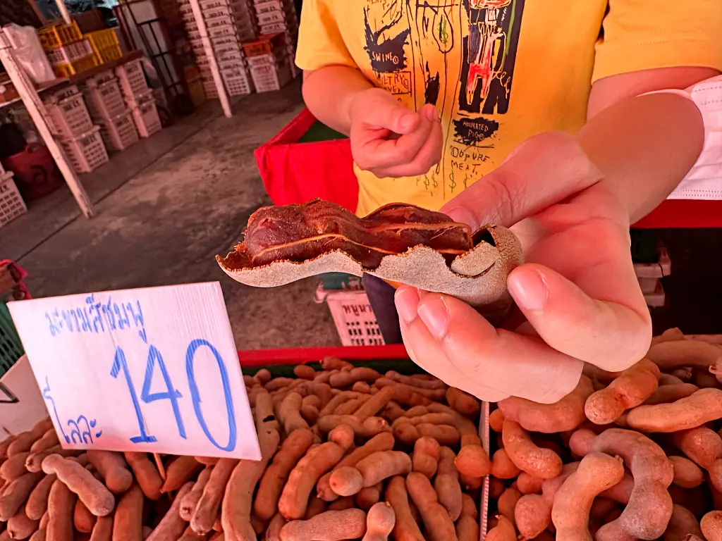 清邁水果市場 清邁水果一條街Muang Mai Market，24小時不打烊一起來當水果大富翁