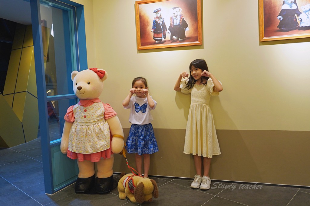 富國島景點「泰迪熊博物館」 富國大世界 Grand World超過500隻泰迪熊costplay太萌啦