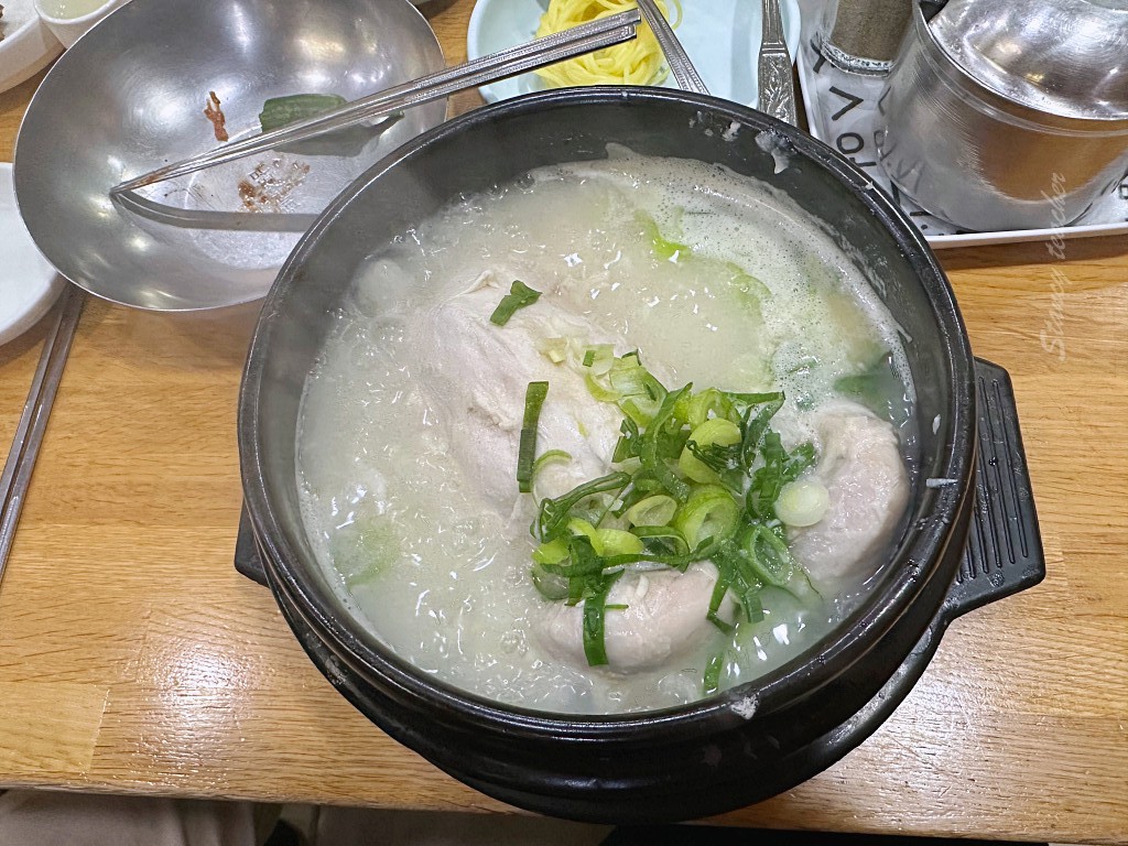 釜山人蔘雞 南浦蔘雞湯 一甲子老店人蔘雞湯新鮮泡菜無限吃（菜單）