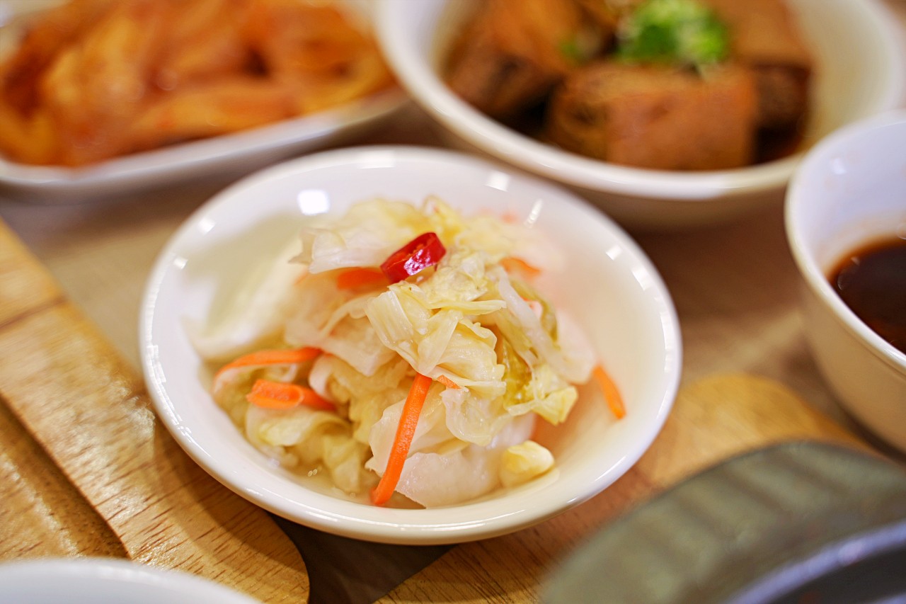 西門町美食「小元心燃麻辣堂 」韓國觀光客最愛台式麻辣鍋配厚奶茶+麻滷飯必吃