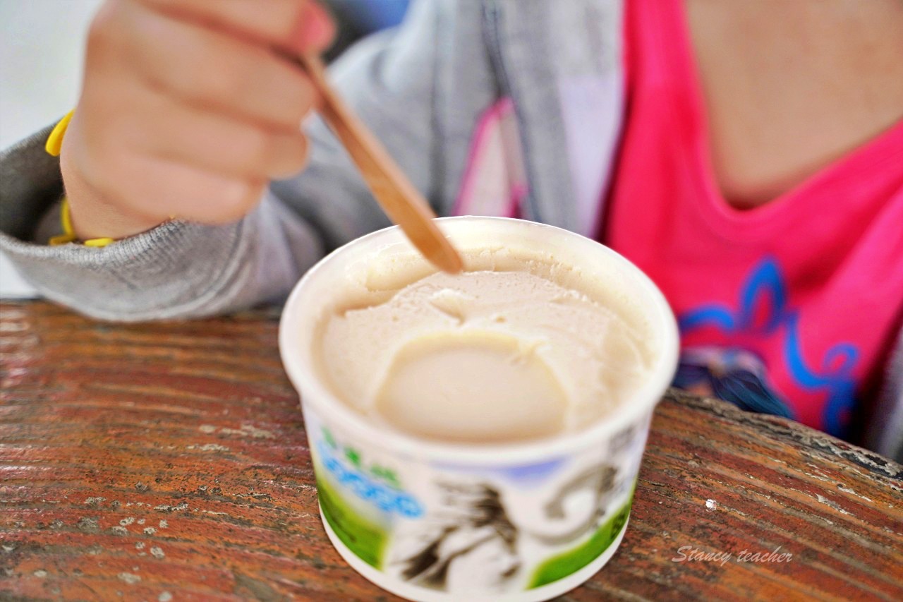 金門景點｜金門縣畜產試驗所根本就是小型動物園，青草地巨大鮮奶拍照超有趣鮮奶冰淇淋濃醇香