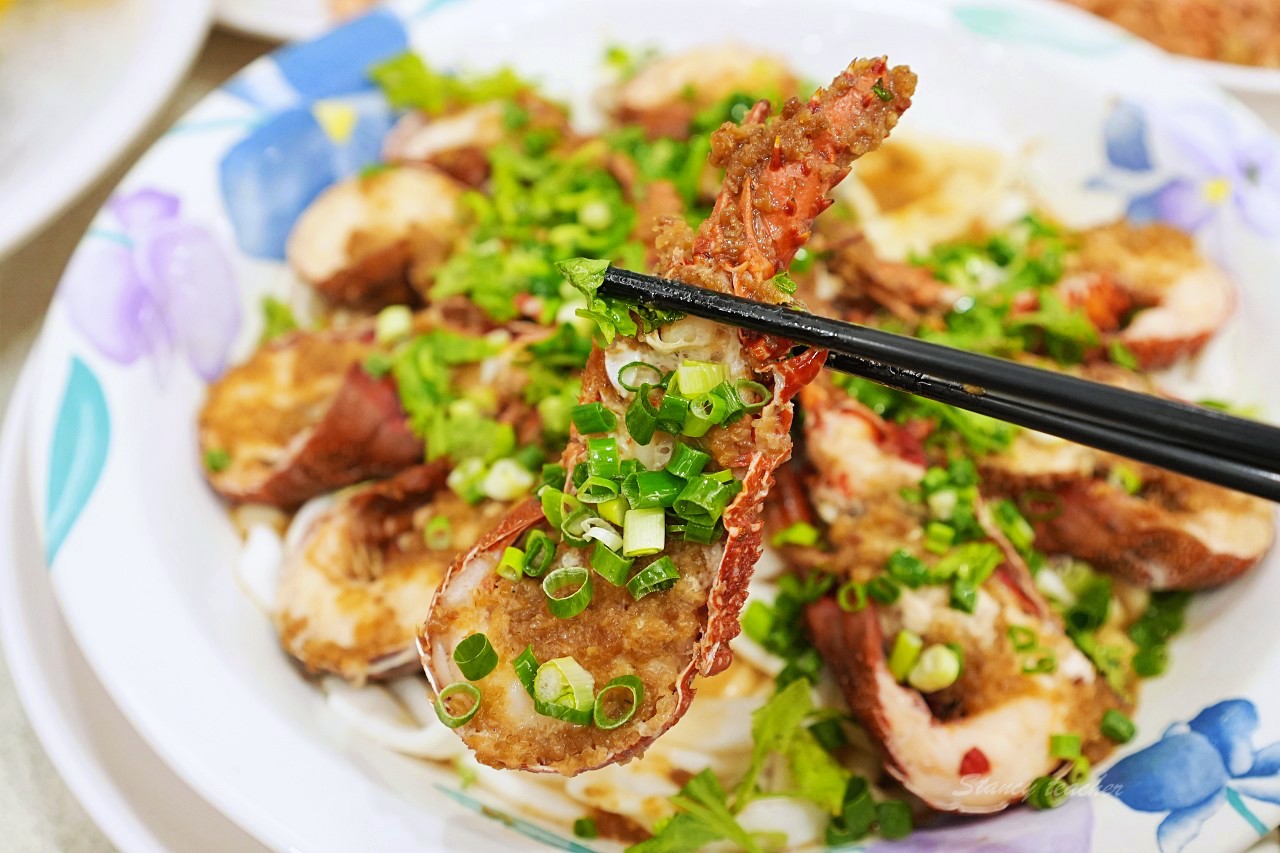 中山區海鮮熱炒店「蟹挺豐海鮮料理」自家漁船捕撈尚青海鮮合菜一桌6600每人都有龍蝦吃