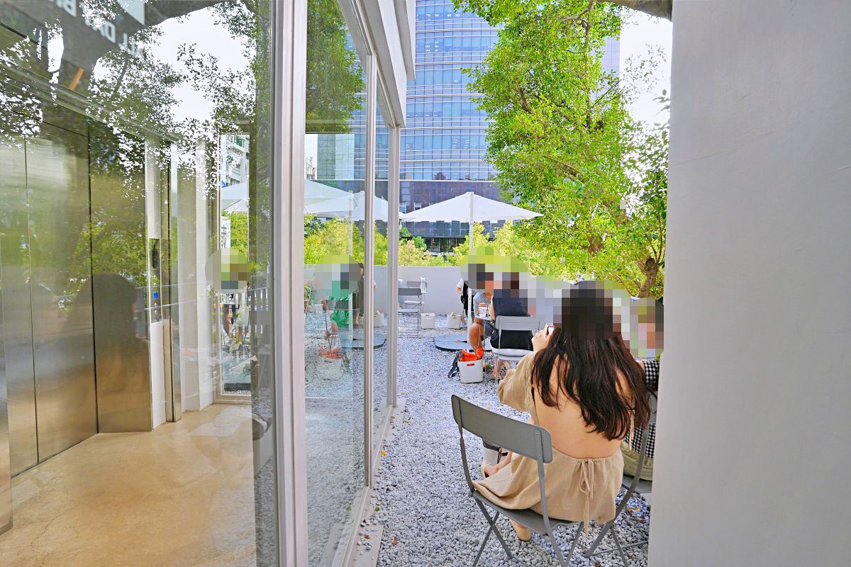 BRUN不然-信義店 台北市純白森林系文青早午餐咖啡廳 戶外花園餐廳明亮舒適好放鬆