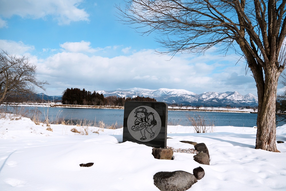 日本山形景點德良湖，湖邊日式洋食牛排欣賞冬日雪白靄靄風景太愜意，免費兒童廣場四季都好玩