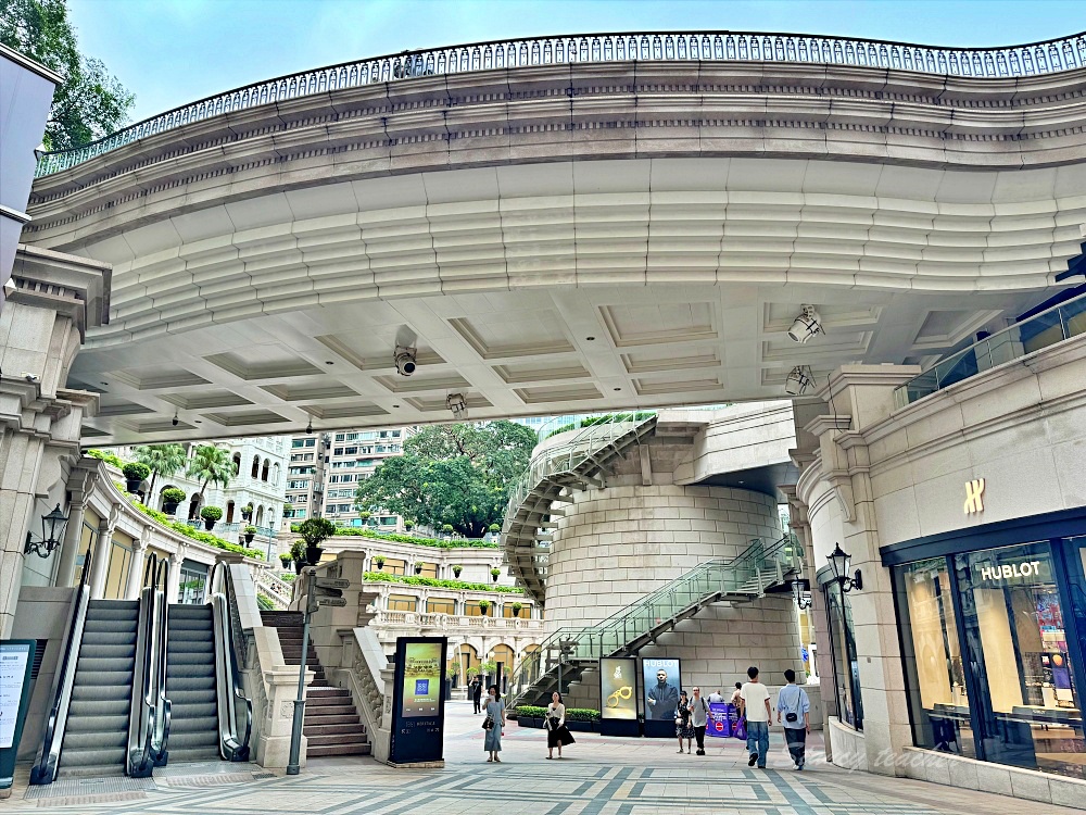 香港自由行景點「1881 Heritage」巴洛克古典建築、時間球塔、大砲超好拍
