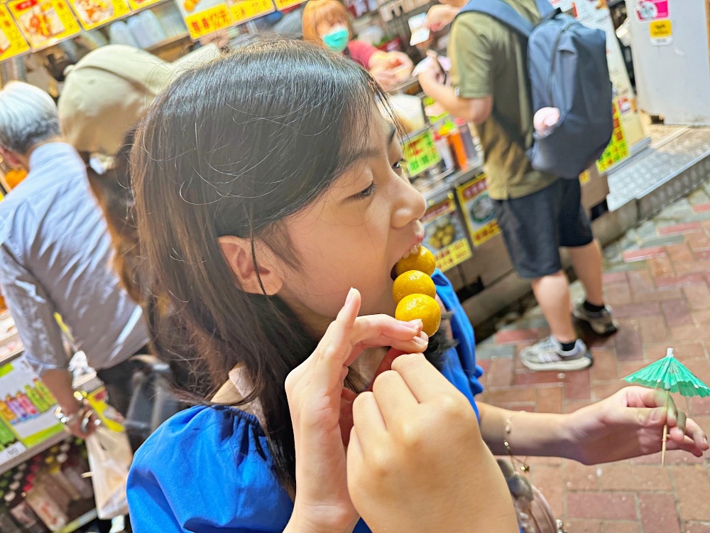 香港美食糖水佬，香港必吃甜品榴槤糯米滋、糖不甩、海盜船、芒果涼粉