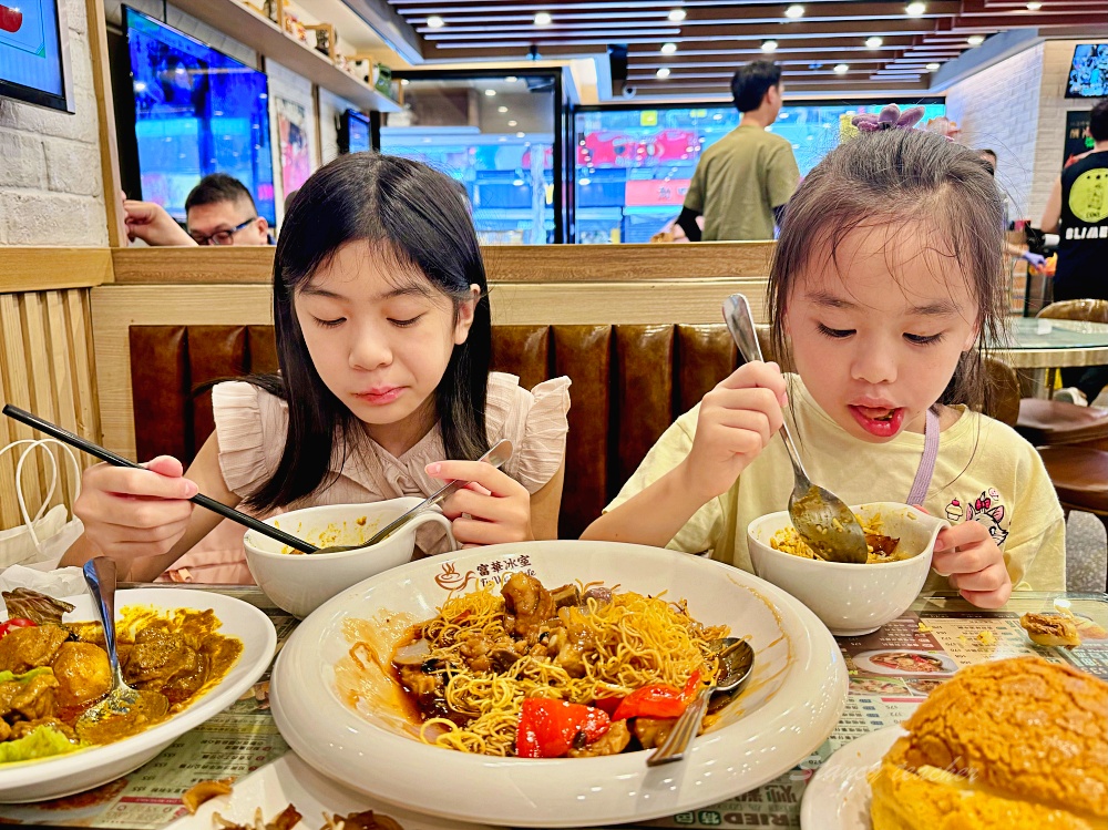 香港美食「富華冰室」24小時營業一下飛機就來吃菠蘿油、廣炒麵、乾炒河牛都無雷