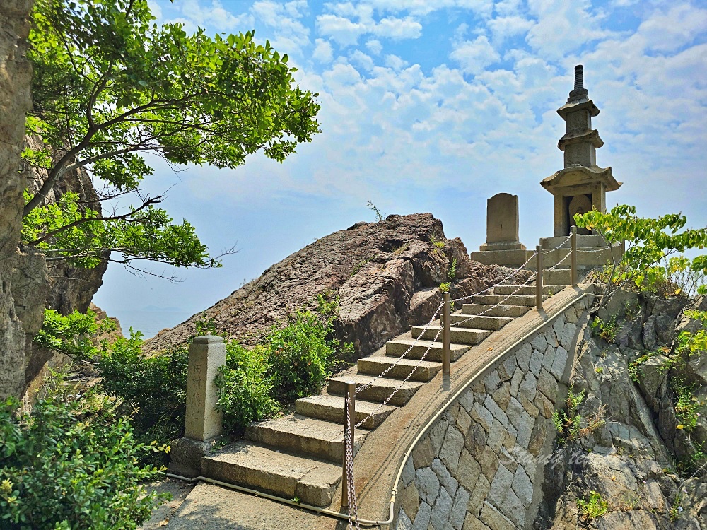 廣島自由行景點「阿伏兔觀音」佇立懸崖海角上千年絕景寺廟驚見乳房御守太新奇此生必去