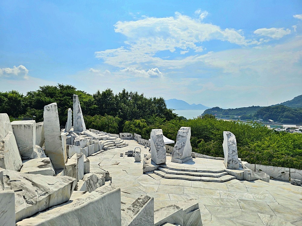 廣島自由行景點「耕三寺-未來心之丘」戀戀希臘風走進白色大理石的夢幻國度太不可思議啦！