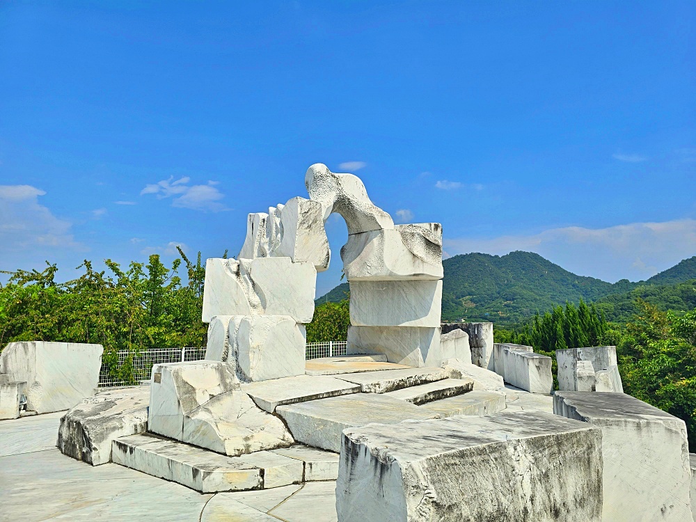 廣島自由行景點「耕三寺-未來心之丘」戀戀希臘風走進白色大理石的夢幻國度太不可思議啦！