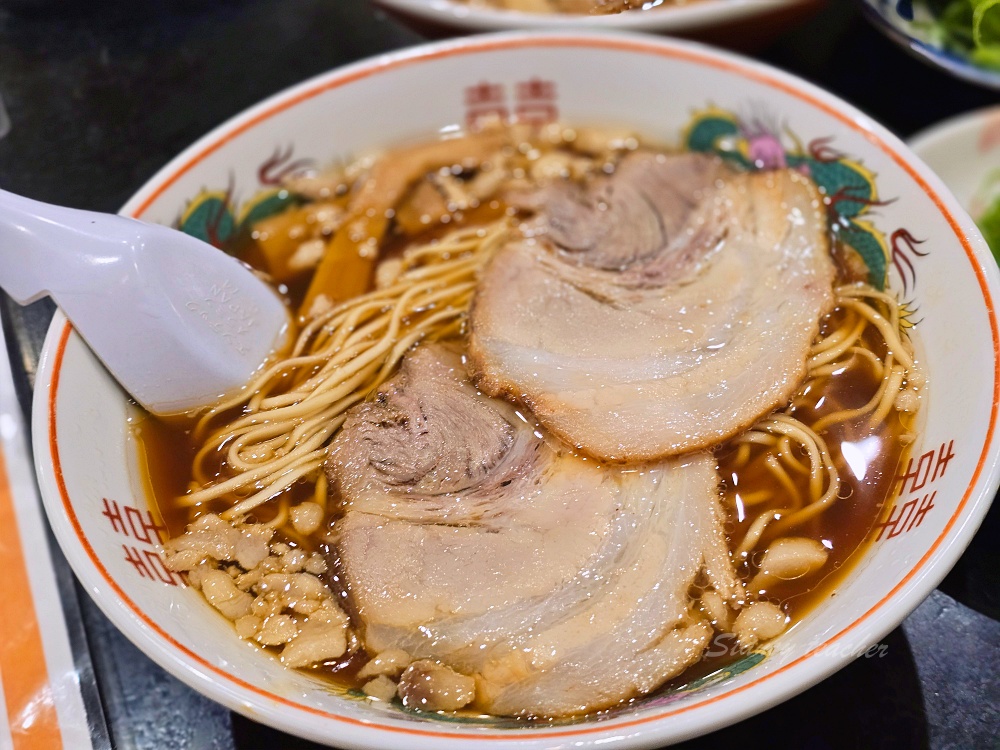 廣島美食必吃「尾道拉麵」三公 Onomichi Ramen Sanko醬油豬背脂蔥花爆棚巨大炸雞太強啦