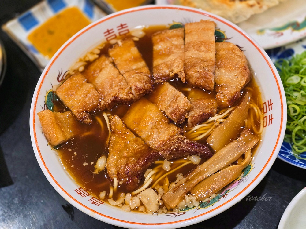 廣島美食必吃「尾道拉麵」三公 Onomichi Ramen Sanko醬油豬背脂蔥花爆棚巨大炸雞太強啦