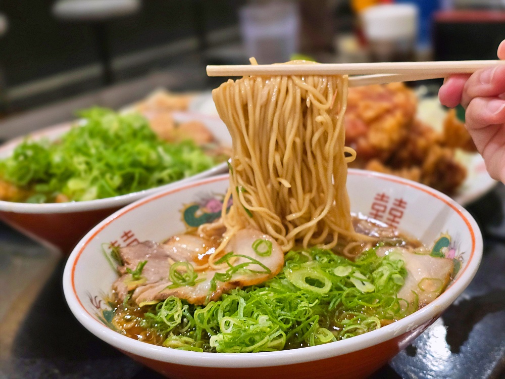 廣島美食必吃「尾道拉麵」三公 Onomichi Ramen Sanko醬油豬背脂蔥花爆棚巨大炸雞太強啦