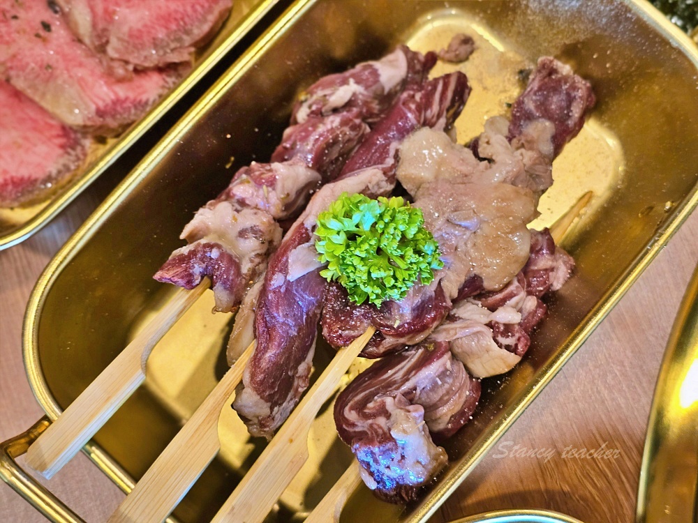 淡水韓式燒肉「梨花大苑」淡水首間庭園式燒烤手作醬料搭配異國燒烤超好吃