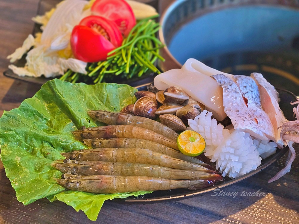 辛巴適信義店「秋蟹吃到飽」酸菜魚無限爽吃平日下午三點前進場688元爽涮180分鐘