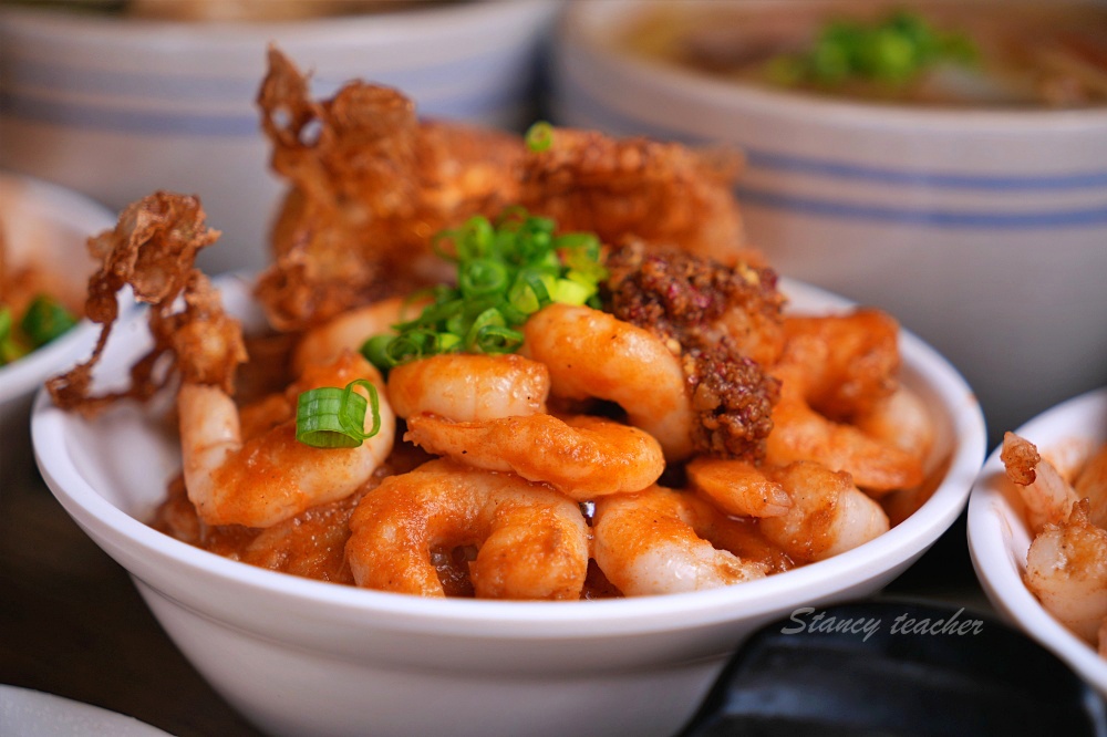 台北最好吃蝦仁飯「北門-蝦仁飯·煲湯」炸蛋蝦仁飯搭配超有料剝皮辣椒雞湯好過癮