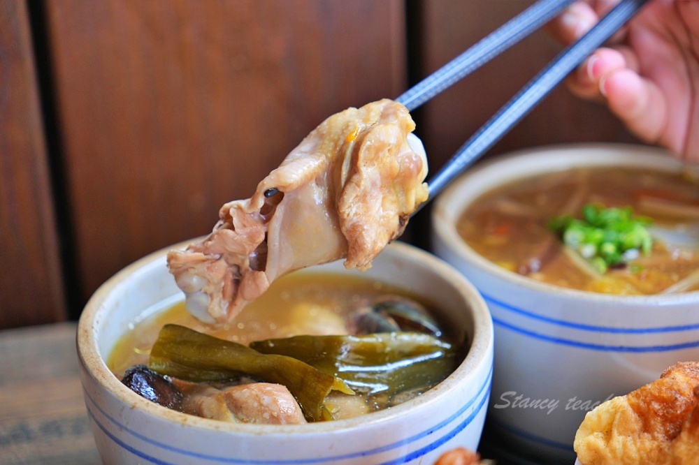 台北最好吃蝦仁飯「北門-蝦仁飯·煲湯」炸蛋蝦仁飯搭配超有料剝皮辣椒雞湯好過癮