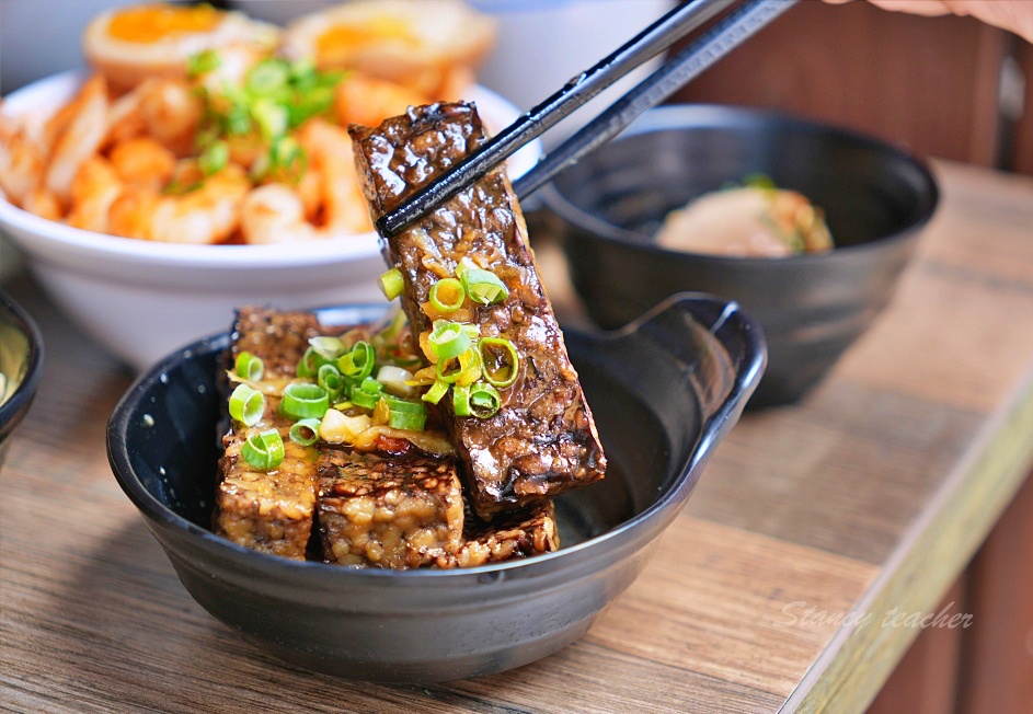 台北最好吃蝦仁飯「北門-蝦仁飯·煲湯」炸蛋蝦仁飯搭配超有料剝皮辣椒雞湯好過癮