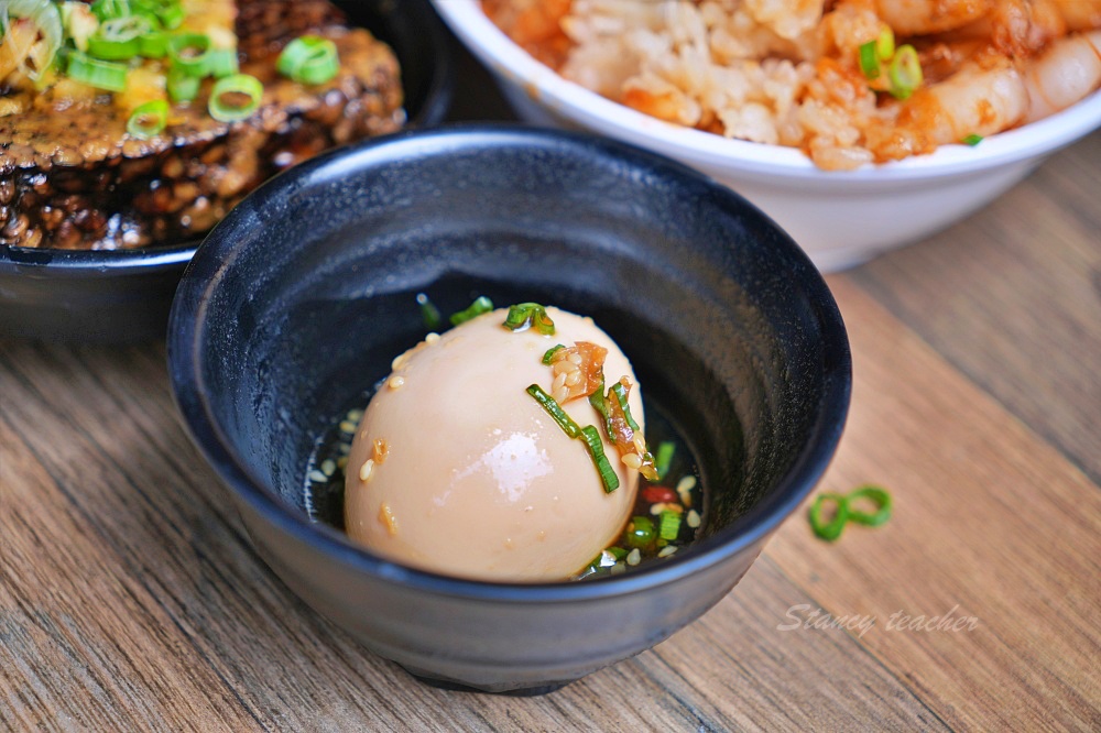 台北最好吃蝦仁飯「北門-蝦仁飯·煲湯」炸蛋蝦仁飯搭配超有料剝皮辣椒雞湯好過癮