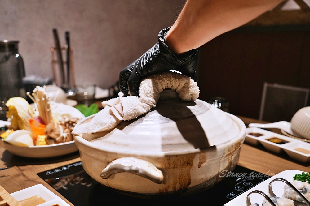 台北好喝雞湯「星曜雞湯」最強雞湯火鍋超越驥園的人蔘花膠蟲草雞湯香醇濃郁滴滴精華