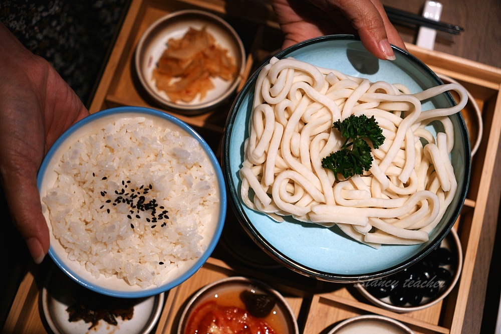 台北好喝雞湯「星曜雞湯」最強雞湯火鍋超越驥園的人蔘花膠蟲草雞湯香醇濃郁滴滴精華