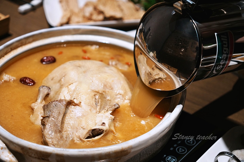 台北好喝雞湯「星曜雞湯」最強雞湯火鍋超越驥園的人蔘花膠蟲草雞湯香醇濃郁滴滴精華