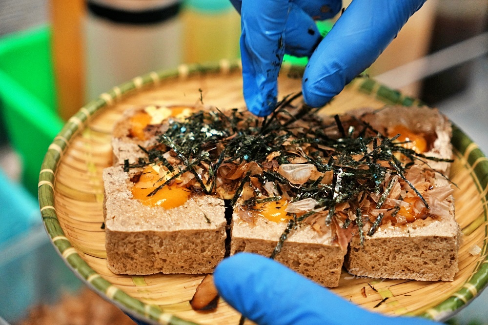 宜蘭臭豆腐「刀山臭豆腐」梅花湖隱藏版美食上刀山下油鍋創意金沙豆腐、臭滷飯必吃