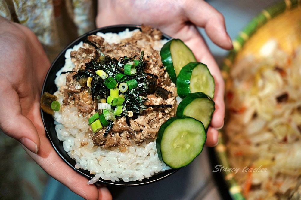 宜蘭臭豆腐「刀山臭豆腐」梅花湖隱藏版美食上刀山下油鍋創意金沙豆腐、臭滷飯必吃