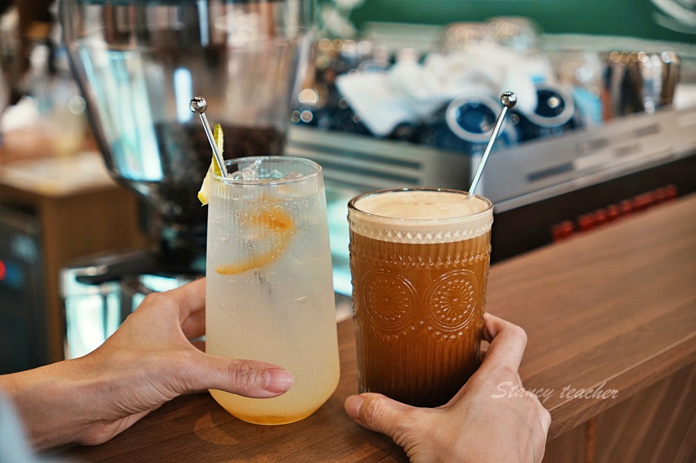 宜蘭皮皮千層蛋糕店「皮薩午茶套餐」，在監獄門廳裡享受千層蛋糕與米其林用料披薩